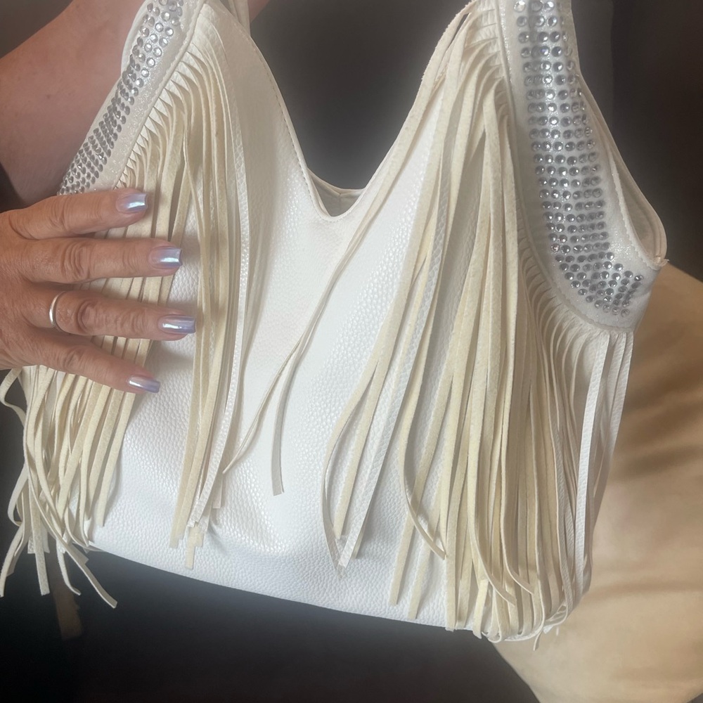 White Fringe Handbag - Picture 1 of 3